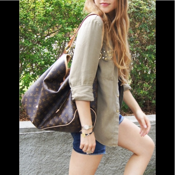 Louis Vuitton Handbags - FORCED SALE Louis Vuitton DELIGHTFUL GM bag purse